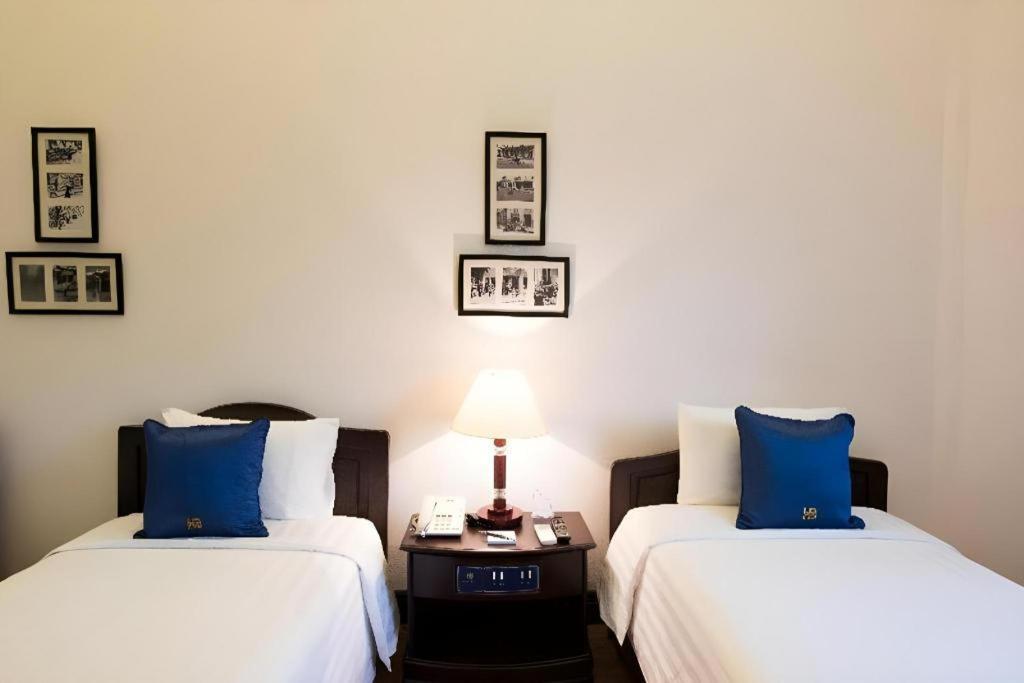 Hoa Binh Hotel Hanoi Kültér fotó