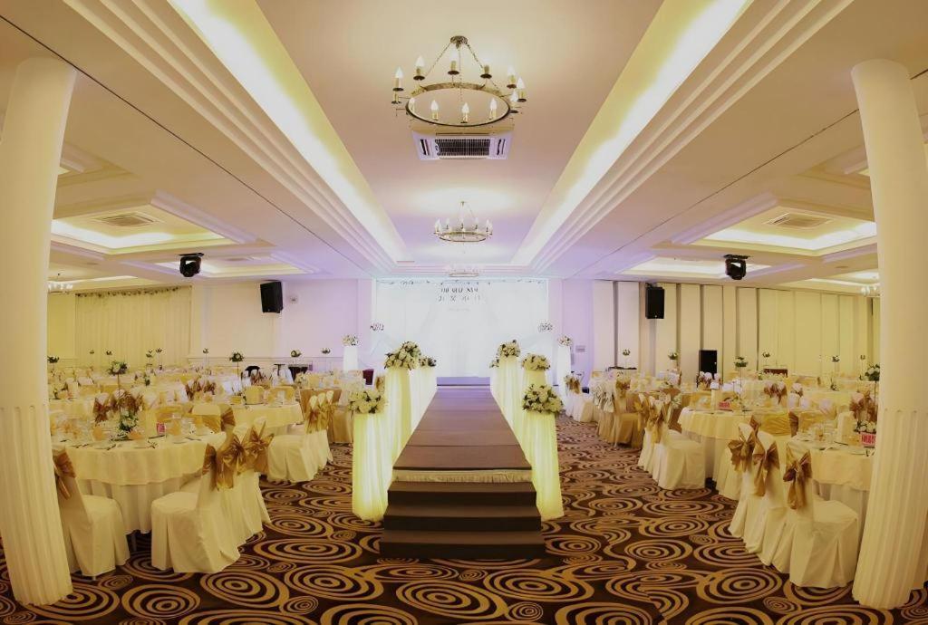 Hoa Binh Hotel Hanoi Kültér fotó