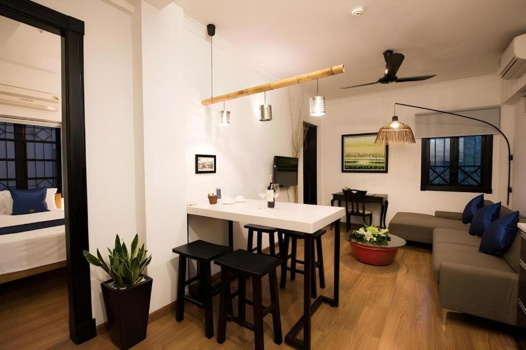 Hoa Binh Hotel Hanoi Kültér fotó