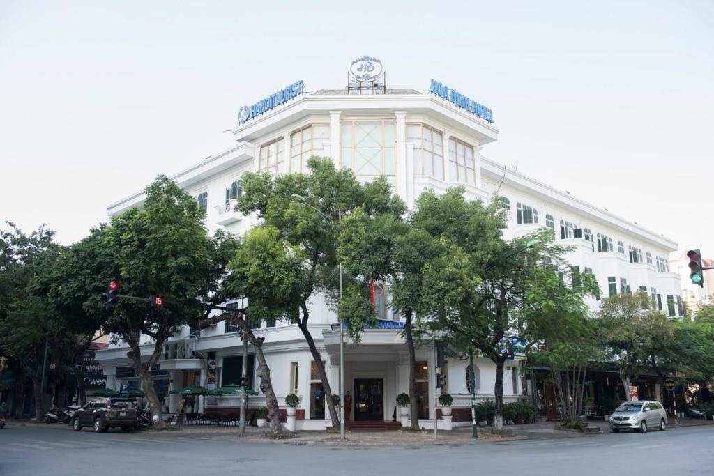 Hoa Binh Hotel Hanoi Kültér fotó